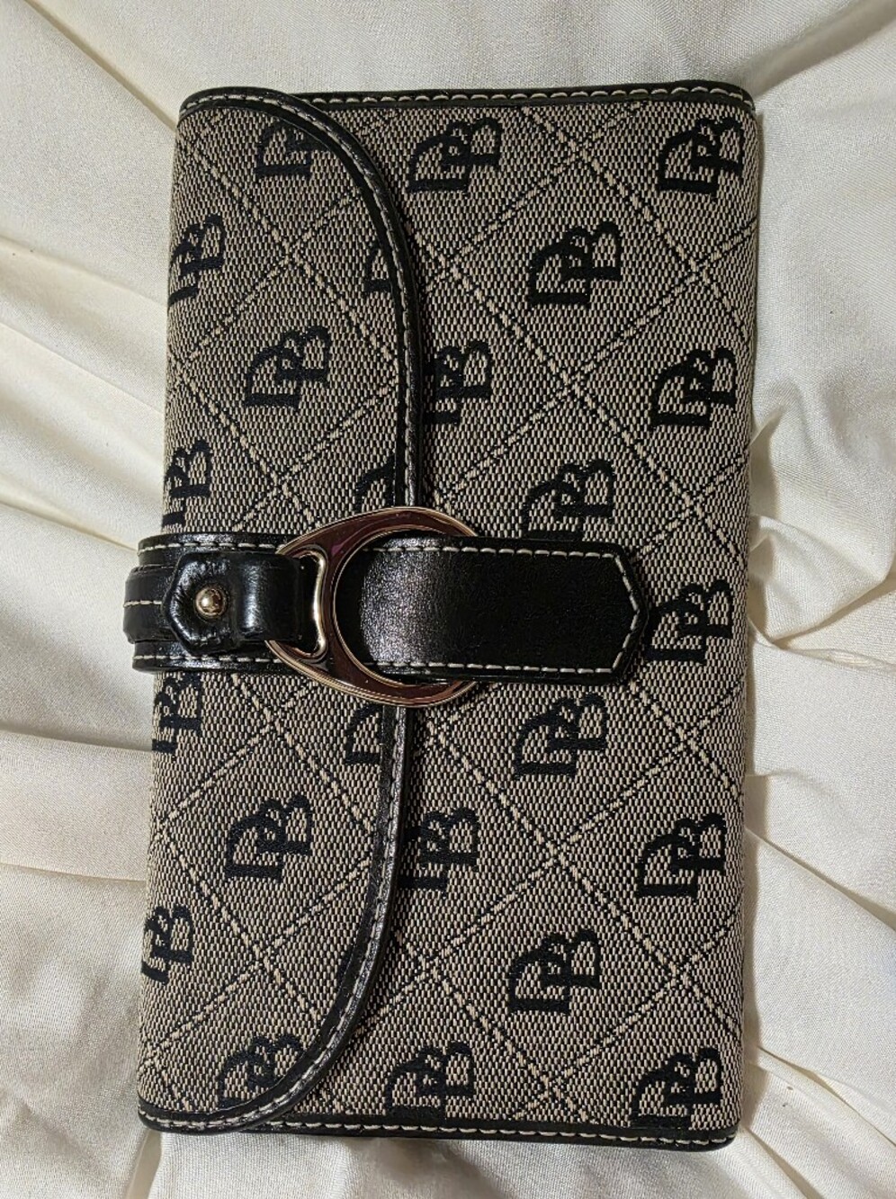 Dooney Bourke Signature DB Monogram Trifold Wallet Clutch